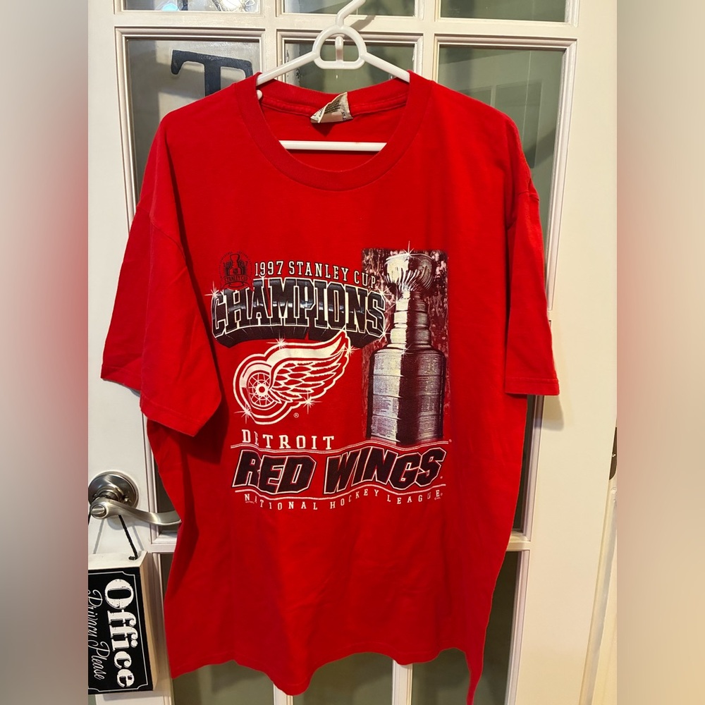 Vintage 1997 Detroit Red Wings Stanley Cup Champions Graphic T Lee Sport XL NHL